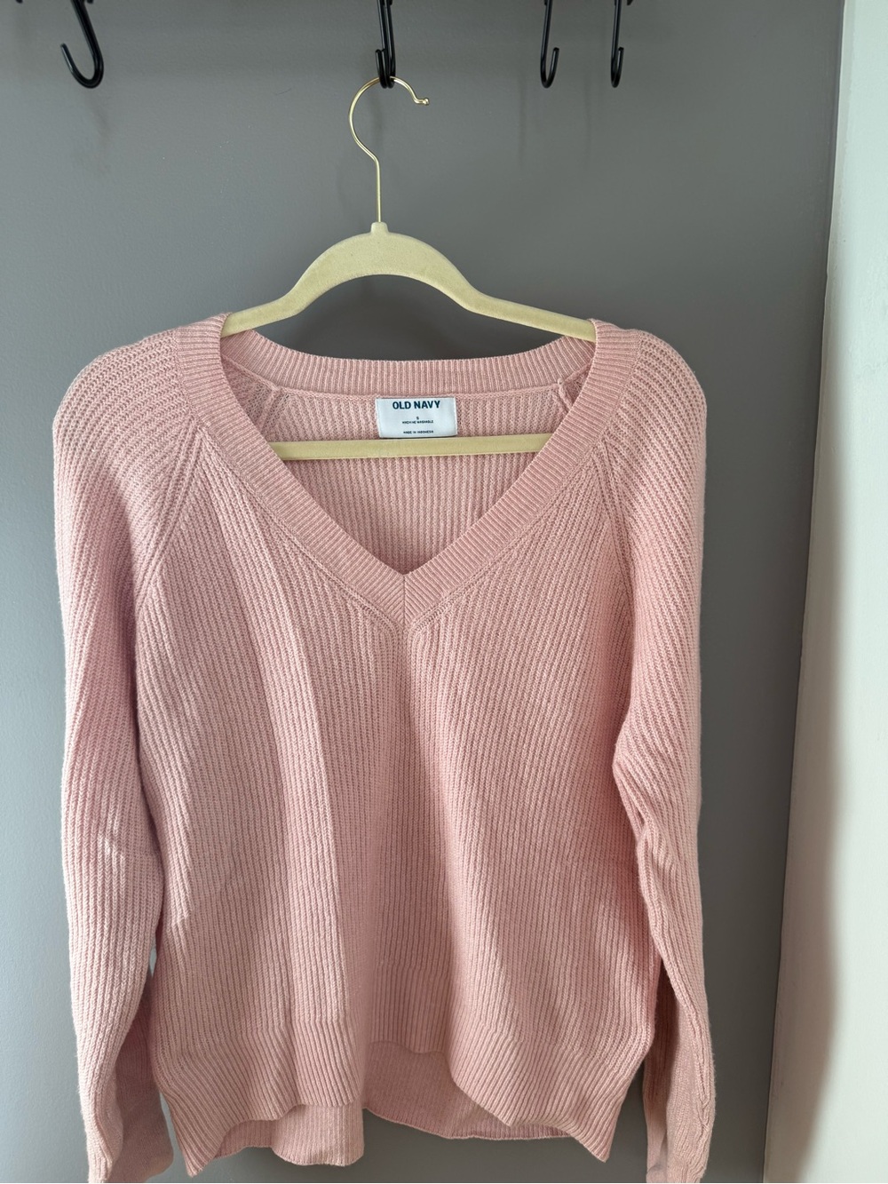 Old Navy Blush Pink V-Neck Ribbed Pullover Sweater